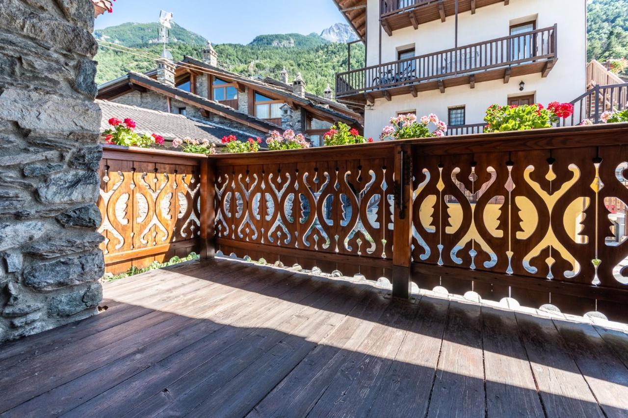 Woodstone Villa Aosta Buitenkant foto