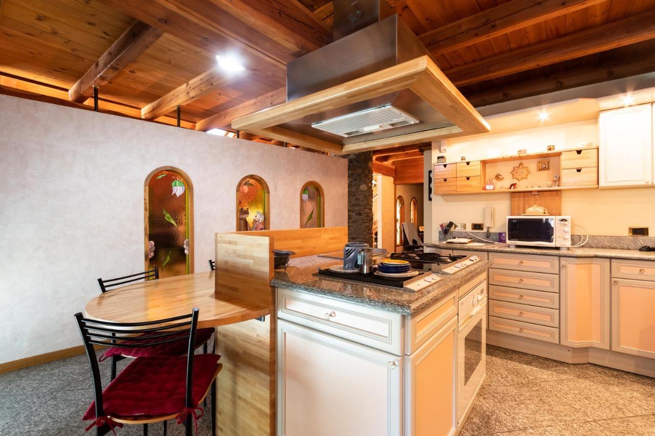 Woodstone Villa Aosta Buitenkant foto
